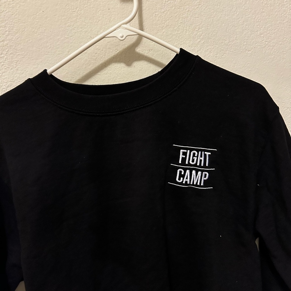 Fightcamp crew neck size small